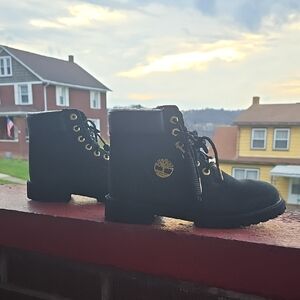 Timberland Women's Black Lace-Up Ankle Boots with Gold Logo